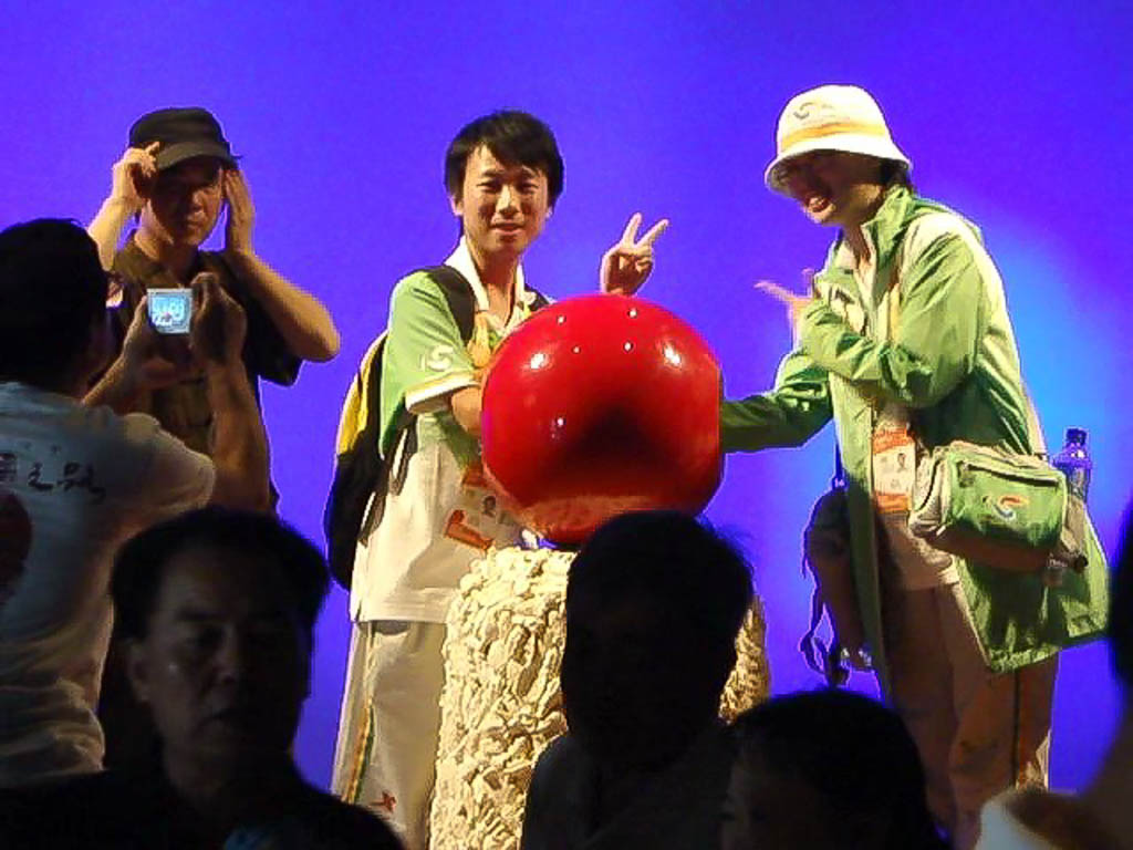 来場者と作品をつなぐ交流